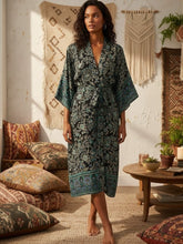 Load image into Gallery viewer, Wild Flower Print ,Batwing Sleeve Beach Bohemian Kimono,Boho Bikini Cover-ups