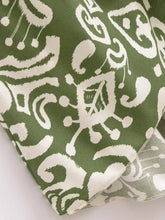 Load image into Gallery viewer, Geometric Print , Backless Sexy Maxi Dress ,Boho Dress