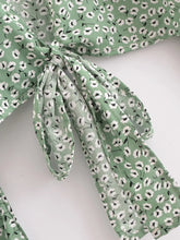 Load image into Gallery viewer, Wild Floral Print ,Short Kimono ,Bikini Cover-ups