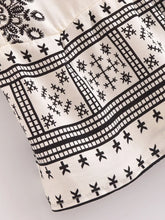 Load image into Gallery viewer, Wild Floral Print ,Short Pants with Pockets, Boho Shorts