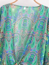 Load image into Gallery viewer, Wild Floral Print ,Short Kimono ,Bikini Cover-ups