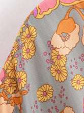 Load image into Gallery viewer, Wild Floral Print ,Short Kimono ,Bikini Cover-ups