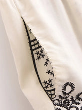 Load image into Gallery viewer, Wild Floral Print ,Short Pants with Pockets, Boho Shorts