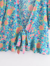 Load image into Gallery viewer, Lace-up Floral,Bohemian Shirt ,Boho Blusas