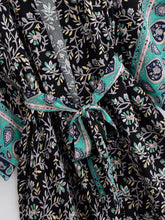 Load image into Gallery viewer, Wild Flower Print ,Batwing Sleeve Beach Bohemian Kimono,Boho Bikini Cover-ups

