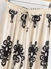 Load image into Gallery viewer, Green Floral Print ,Baggy Pants , Yoga Bloomers
