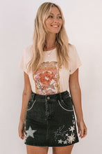 Load image into Gallery viewer, Boho Tees,Vintage T shirt ,Beautiful Queen
