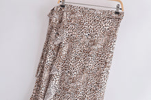 Load image into Gallery viewer, Leopard print ，Bohemian Maxi Skirt，Boho skirts
