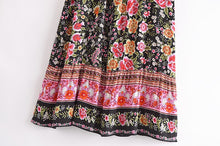 Load image into Gallery viewer, Black Floral Print，Bohemian Skirt，Boho Maxi Skirt
