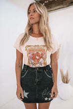 Load image into Gallery viewer, Boho Tees,Vintage T shirt ,Beautiful Queen
